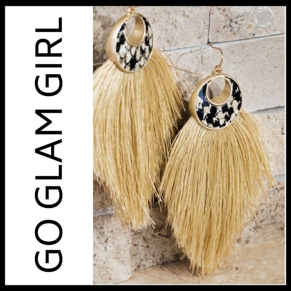 NWT Faux Leather Snake Print Fine Tassel Earings - Picture 2 of 3